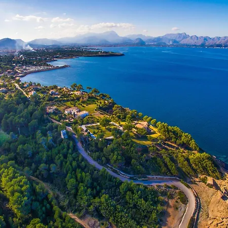 9 Person In Alcudia (Mallorca)